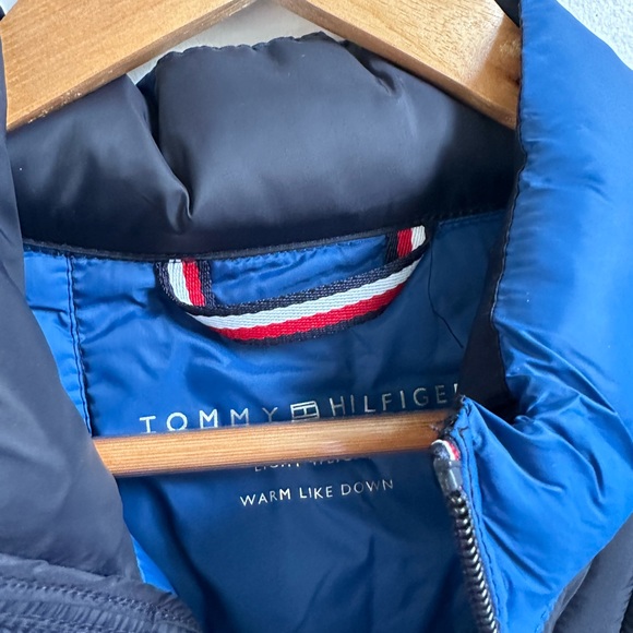 Tommy Hilfiger Quilted ColorBlock Ultra Loft Vest - Picture 3 of 5